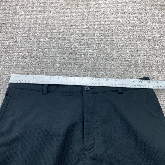 Nike Golf Shorts Size 34 Medium M Black Golfing Golfer Activewear Sports Casual - Picture 8 of 13